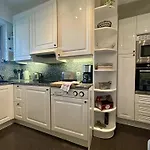 Appartement 2p à Villeneuve: Clim, 4 Couchages - Fr-1-252a-140 *